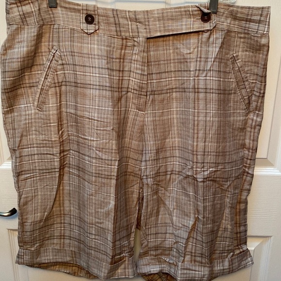 Ashley Stewart brown checked knee length shorts size 22 - Picture 1 of 3